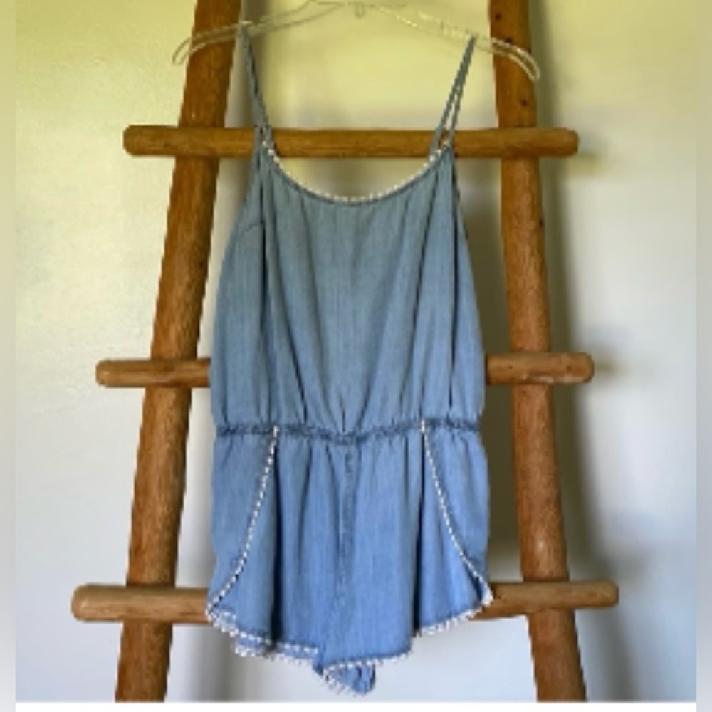 Garage Beautiful Pom Pom Trim detailed Tencel Romper - NWOT- Sz Sm 💙☀️​​ - Picture 3 of 12